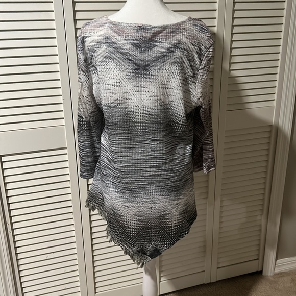 One world fringe top size XL - Picture 2 of 3